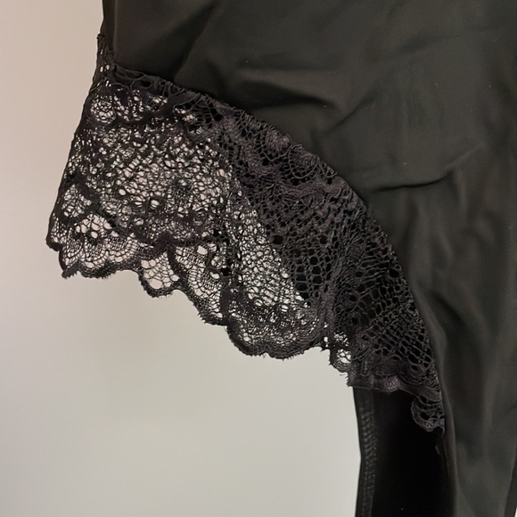 Classy under garment - Picture 3 of 6